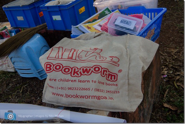 Aldona_Reading_in_the_Park_Bookworm-Goa-Nijugrapher-images-by-Niju_Mohan-3-untitled-DSC_7714