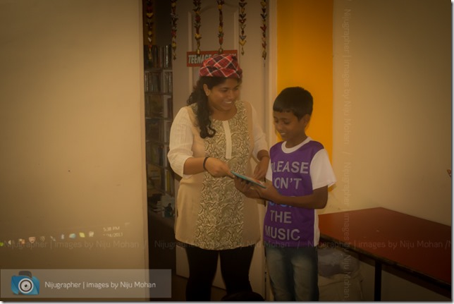 Christmas-at-Library-Nijugrapher-images-by-Niju_Mohan-11-untitled-DSC_2263